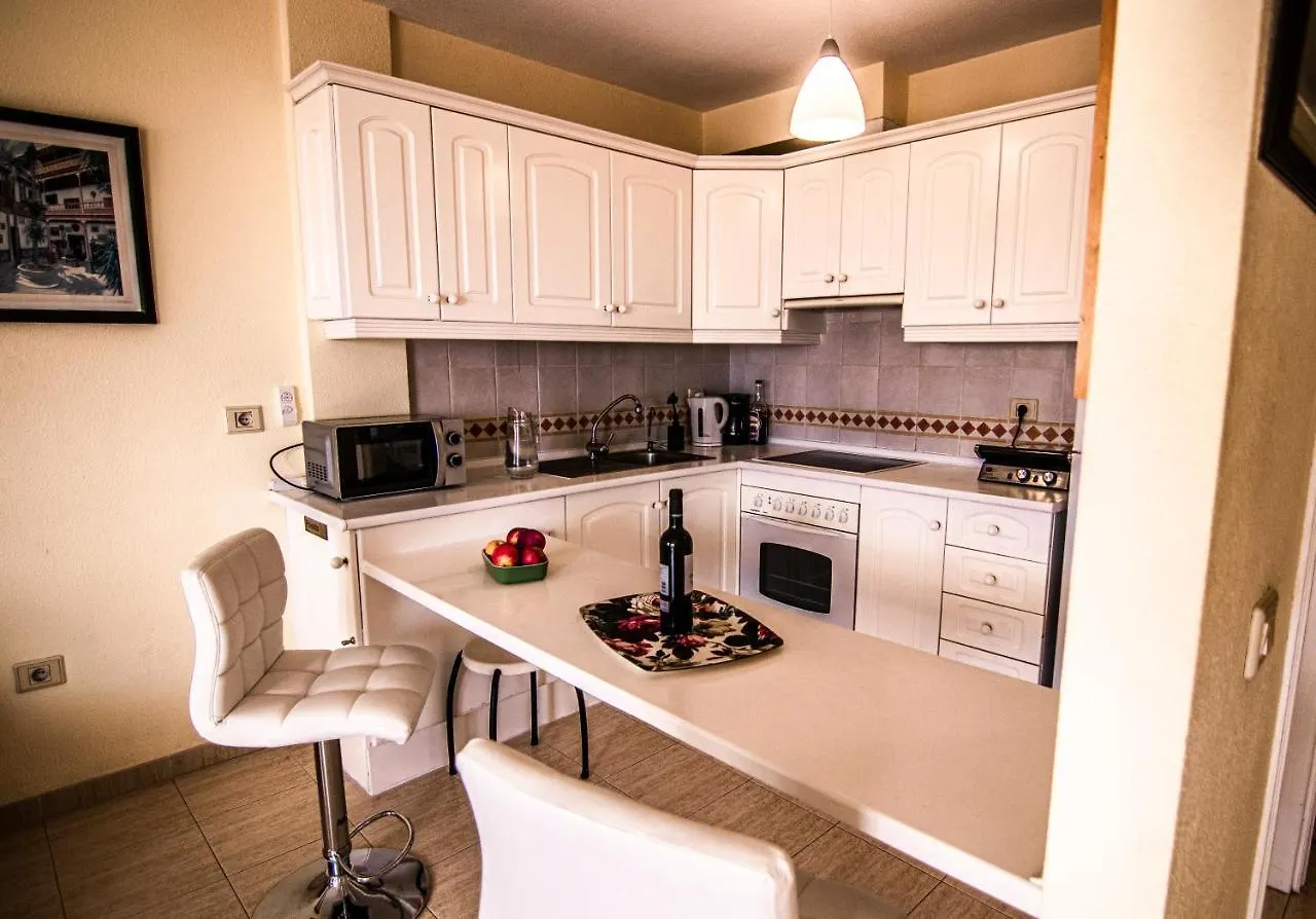 شقة The Heights Sunny Terrace Home لوس كريستيانوس